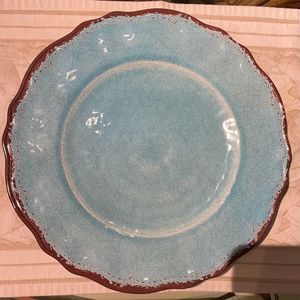 Le Cadeaux Antiqua Dinner Plates 11” Turquoise, Set of 4, 

Excellent condition
